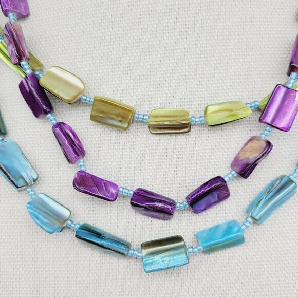 Artisan Triple Strand Dyed Shell Beaded Necklace 18" Jewel Tones Fashion Costume - Picture 2 of 3